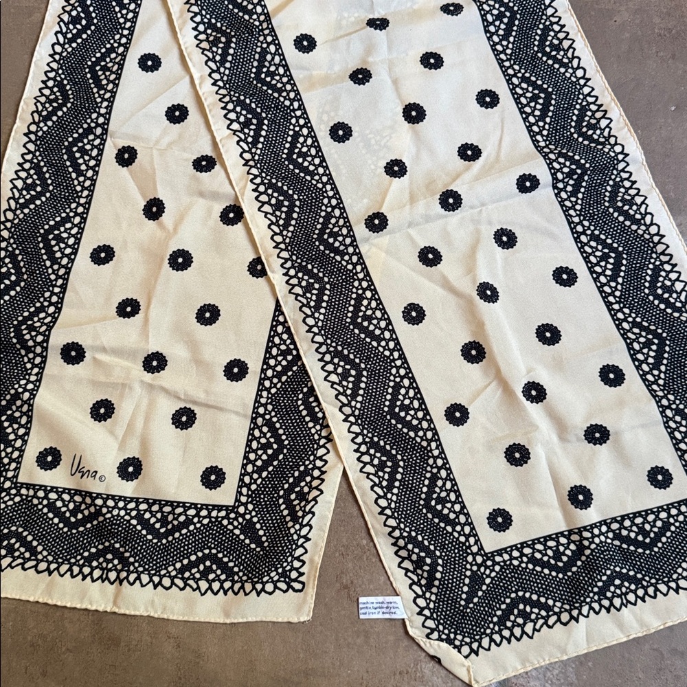Vintage Vera Neumann Long Scarf – Lace Print Border 
Scarf - Picture 7 of 9